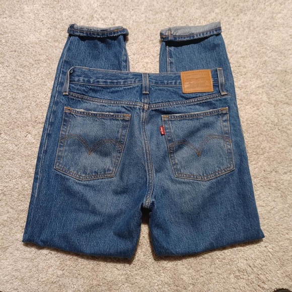 LEVIS Medium Wash Wedgie Icon Fit Ankle Jeans * FIRM PRICE - Picture 6 of 8